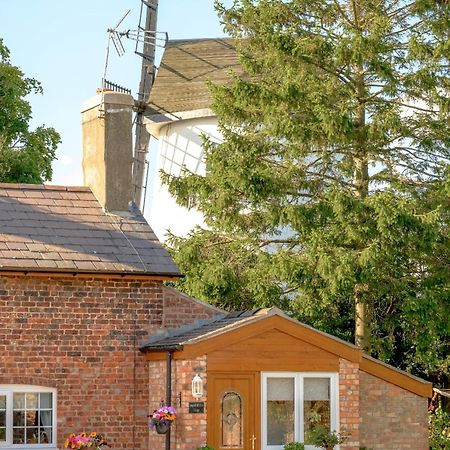 Saughall Mill Farm Cottage Честер Экстерьер фото